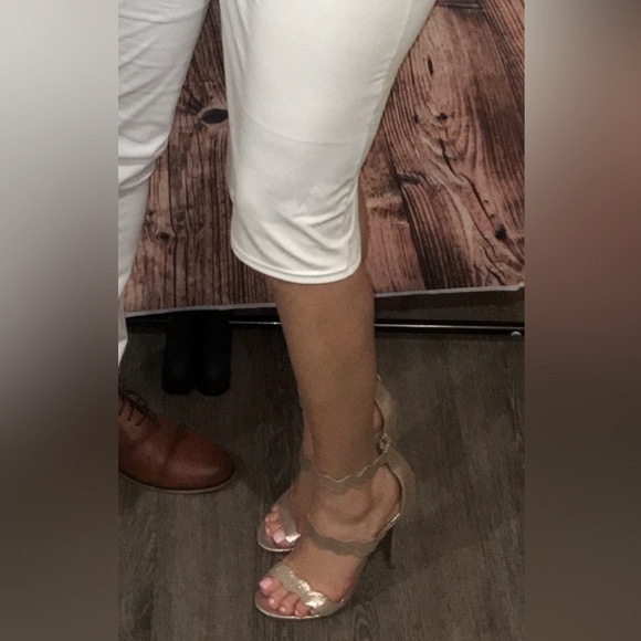 Champagne Sparkly Chinese Laundry Womens size 7M heels - Picture 2 of 2